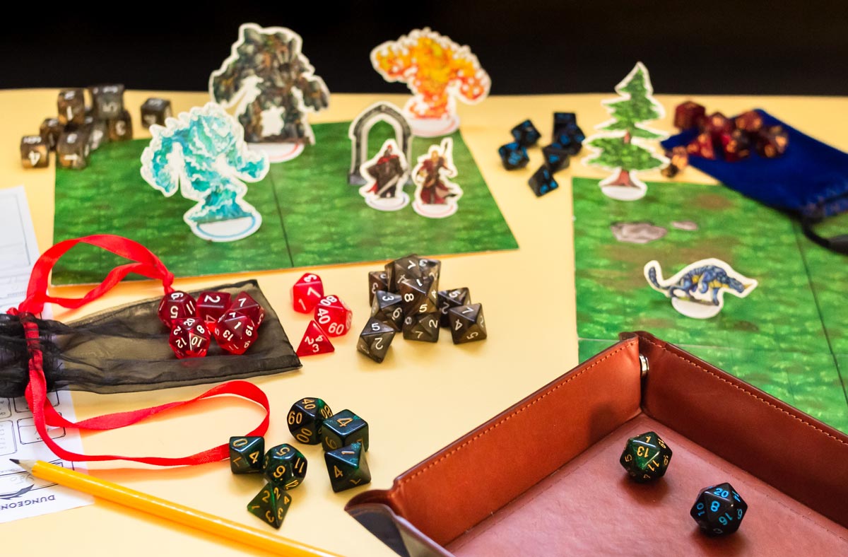 Dungeons & Dragons Game with Dice , Dice tray and Miniatures